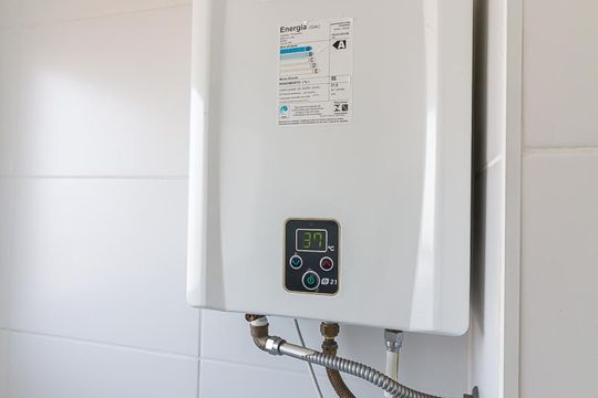 Área de serviço - aquecedor à gás de apartamento para alugar com 2 quartos, 56m² em Vila Galvão, Guarulhos
