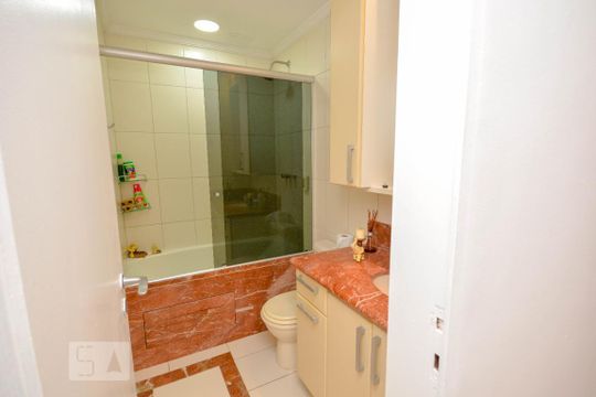 Banheiro 1 de apartamento para alugar com 2 quartos, 80m² em Catete, Rio de Janeiro