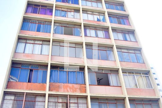 Fachada de kitnet/studio para alugar com 1 quarto, 41m² em Santa Efigênia, São Paulo