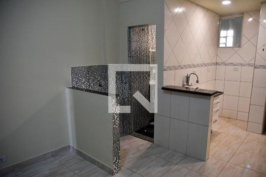 Sala de kitnet/studio para alugar com 1 quarto, 41m² em Santa Efigênia, São Paulo
