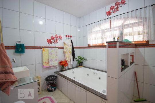 Banheiro da Suíte de casa à venda com 3 quartos, 306m² em Jardim América, Várzea Paulista