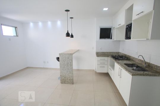 Sala de apartamento para alugar com 1 quarto, 40m² em Taquara, Rio de Janeiro