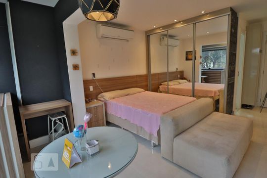 Quarto/Sala de apartamento à venda com 1 quarto, 49m² em Sumarezinho, São Paulo