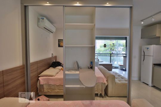 Quarto/Sala de apartamento à venda com 1 quarto, 49m² em Sumarezinho, São Paulo