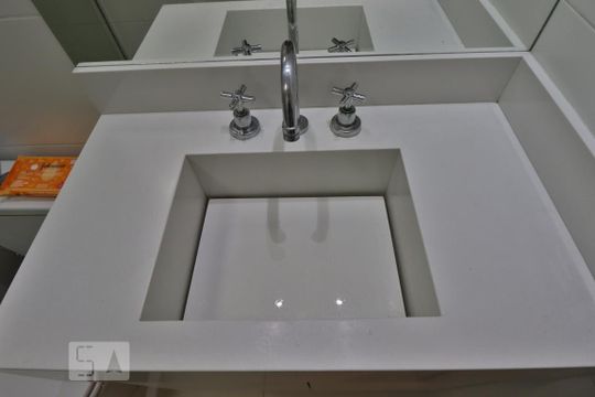 Banheiro de apartamento à venda com 1 quarto, 49m² em Sumarezinho, São Paulo