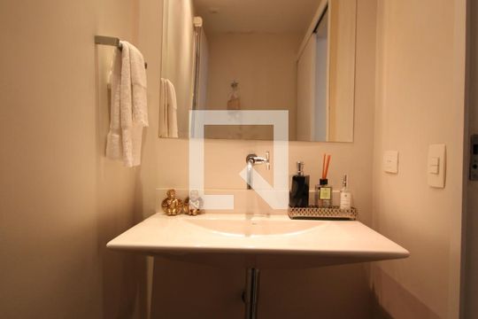 Lavabo de casa à venda com 4 quartos, 400m² em Jardim Marajoara, São Paulo
