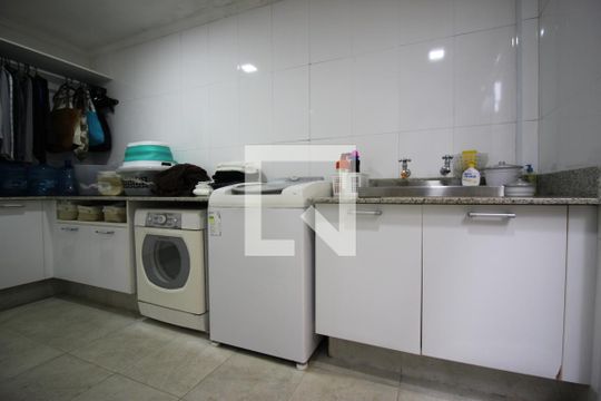 Área de Serviço de casa à venda com 4 quartos, 400m² em Jardim Marajoara, São Paulo