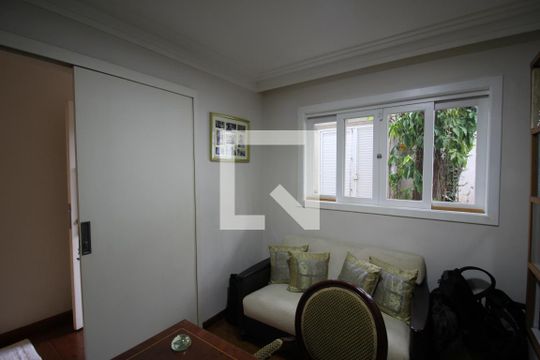 Escritório de casa à venda com 4 quartos, 400m² em Jardim Marajoara, São Paulo