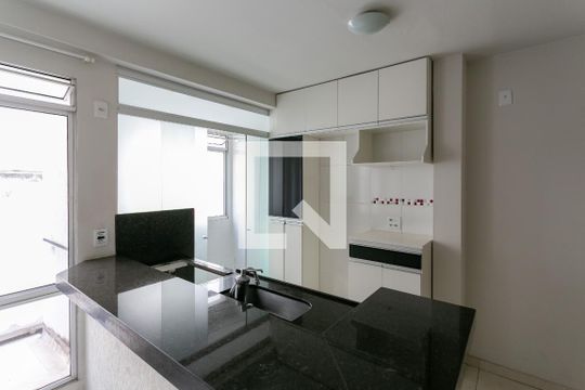 Cozinha de apartamento para alugar com 2 quartos, 50m² em Sagrada Família, Belo Horizonte
