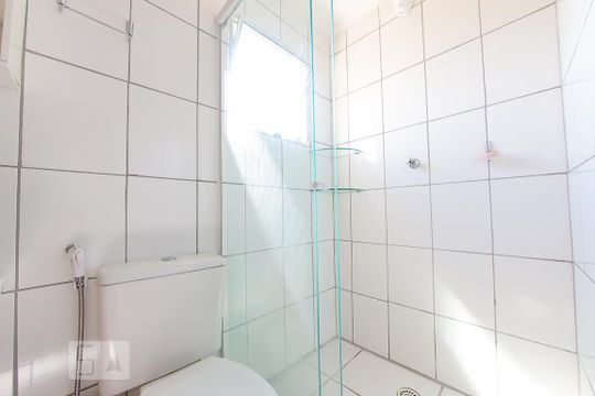 Banheiro da Suite de apartamento à venda com 2 quartos, 48m² em Parque Continental, Guarulhos