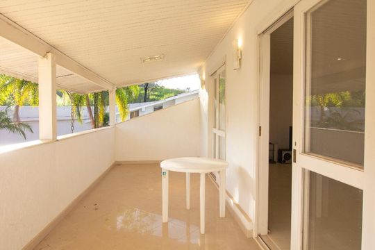 varanda de casa à venda com 8 quartos, 1140m² em Vivenda, Jundiaí