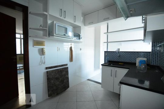 Cozinha de apartamento à venda com 2 quartos, 60m² em Irajá, Rio de Janeiro