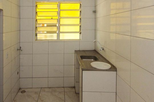 Cozinha de casa para alugar com 1 quarto, 32m² em Vila Ester, São Paulo