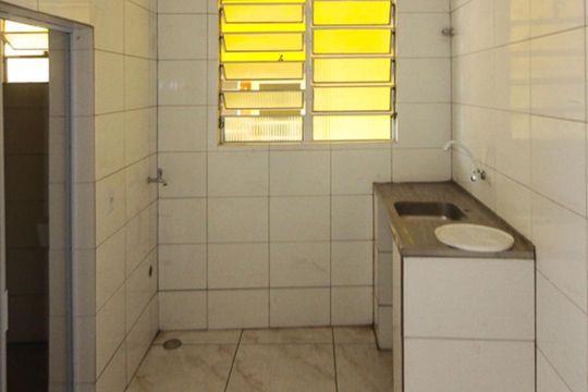 Cozinha de casa para alugar com 1 quarto, 32m² em Vila Ester, São Paulo