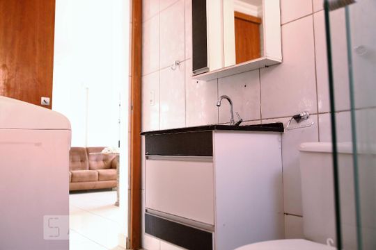 Banheiro de apartamento para alugar com 3 quartos, 92m² em Aviação, Praia Grande