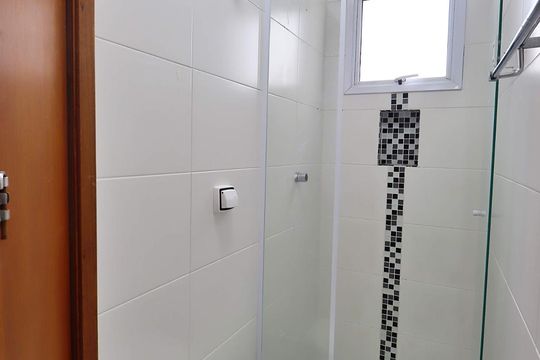 Banheiro da Suíte de apartamento à venda com 3 quartos, 140m² em Vila Pires, Santo André