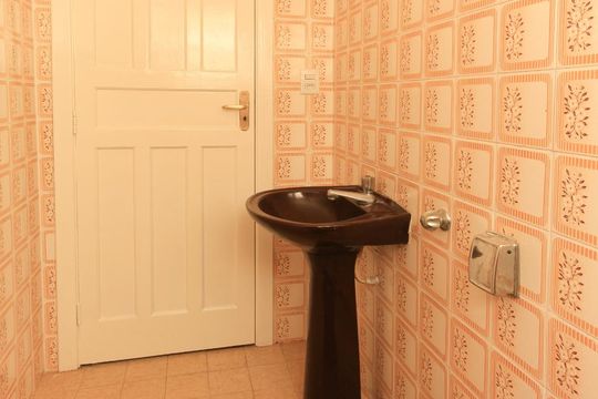 Banheiro de apartamento para alugar com 1 quarto, 58m² em Partenon, Porto Alegre