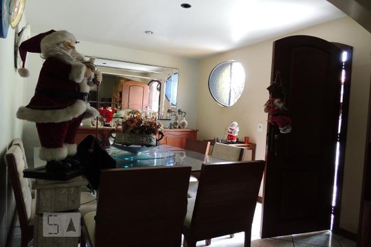 Sala de casa à venda com 4 quartos, 166m² em Taquara, Rio de Janeiro