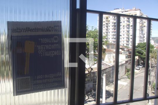 plaquinha  de apartamento para alugar com 2 quartos, 80m² em Cachambi, Rio de Janeiro