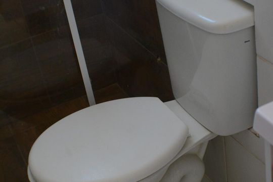 Banheiro de apartamento para alugar com 1 quarto, 45m² em Pituaçu, Salvador