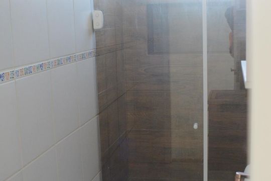 Banheiro de apartamento para alugar com 1 quarto, 45m² em Pituaçu, Salvador