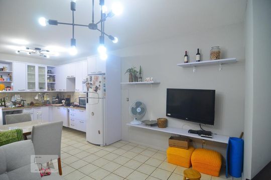 Casa 2 - Sala de casa para alugar com 6 quartos, 630m² em Igara, Canoas