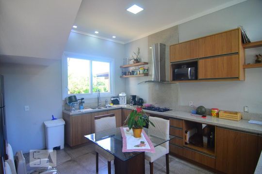 Casa 1 - Sala de casa para alugar com 6 quartos, 630m² em Igara, Canoas