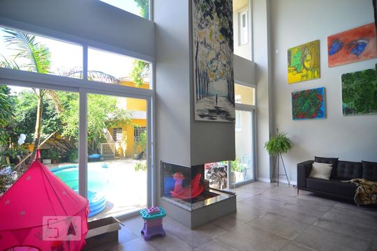 Casa para alugar com 6 quartos, 630m² em Igara, Canoas