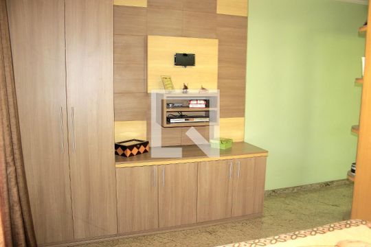 Suíte de casa à venda com 3 quartos, 123m² em Vila Rosalia, Guarulhos