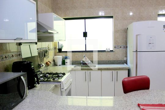 Cozinha de casa à venda com 3 quartos, 123m² em Vila Rosalia, Guarulhos