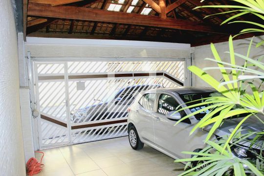 Garagem de casa à venda com 3 quartos, 123m² em Vila Rosalia, Guarulhos