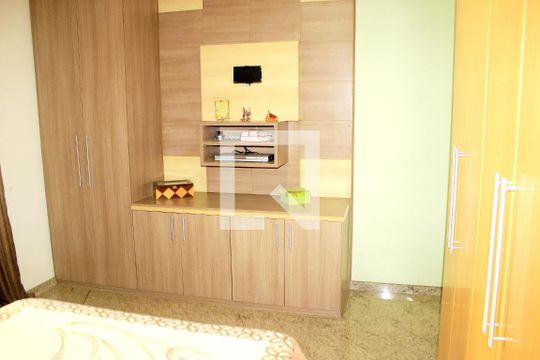 Suíte de casa à venda com 3 quartos, 123m² em Vila Rosalia, Guarulhos