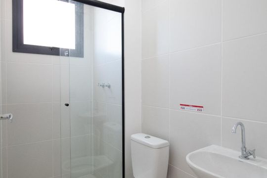 Banheiro da Suíte de apartamento para alugar com 2 quartos, 52m² em Centro, Osasco