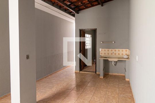 Edícula de casa para alugar com 5 quartos, 200m² em Vila Vitória Ii, Indaiatuba