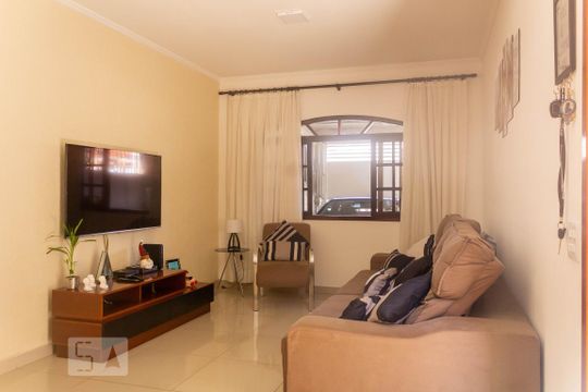 Sala de casa para alugar com 3 quartos, 160m² em Jardim Guarapiranga, São Paulo