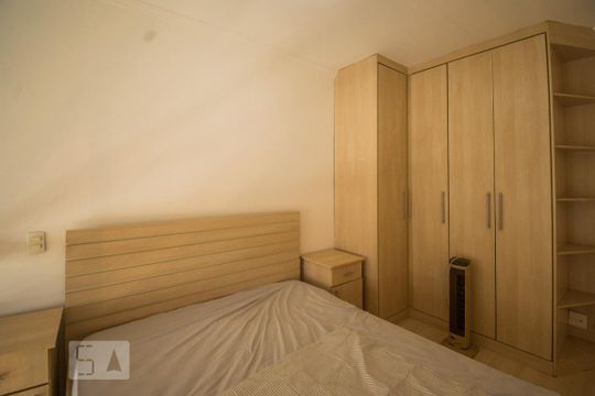 Suíte de apartamento para alugar com 1 quarto, 58m² em Cambuí, Campinas