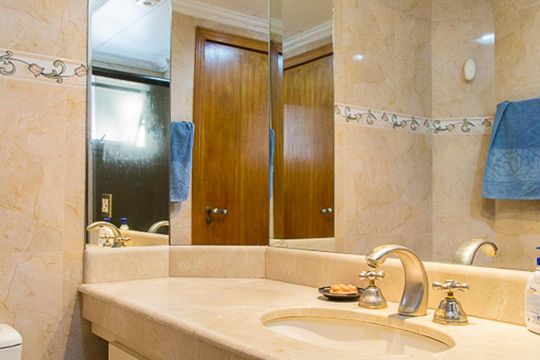 Banheiro da suíte de apartamento à venda com 3 quartos, 200m² em Jardim Oriental, São Paulo