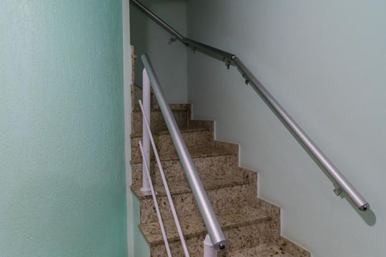 Escada de casa à venda com 3 quartos, 167m² em Jardim Triana, São Paulo