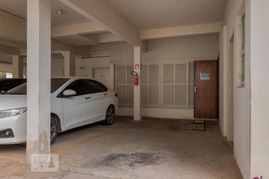 Garagem de apartamento à venda com 2 quartos, 88m² em Jardim do Salso, Porto Alegre
