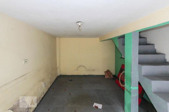 Garagem casa 04 de casa à venda com 3 quartos, 210m² em Vila Tolstoi, São Paulo