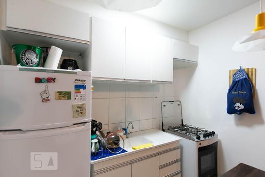 Cozinha de apartamento à venda com 1 quarto, 24m² em Vila Campanela, São Paulo