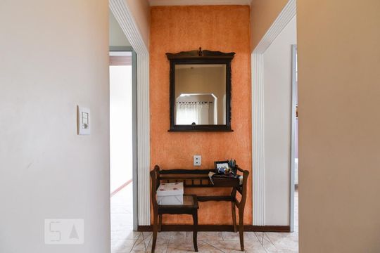 Corredor de casa à venda com 3 quartos, 160m² em Vila Maria Eugênia, Campinas