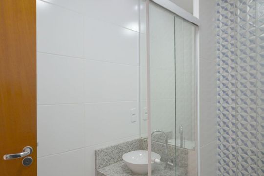 Banheiro de apartamento para alugar com 2 quartos, 33m² em Vila Marte, São Paulo