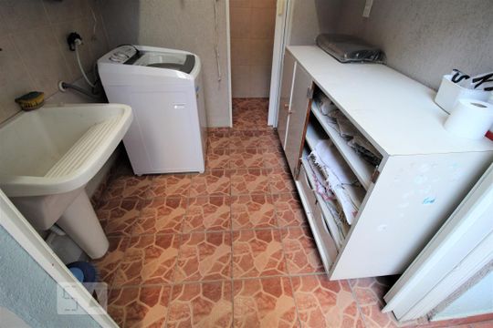 Área de serviço de casa à venda com 3 quartos, 210m² em Vila Romana, São Paulo