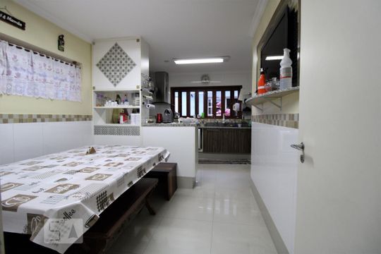 Cozinha de casa à venda com 3 quartos, 210m² em Vila Romana, São Paulo