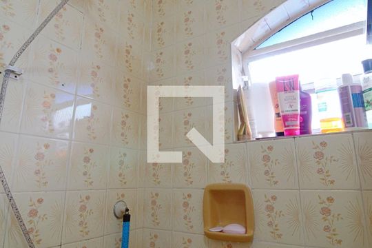 Banheiro da Suíte de casa à venda com 5 quartos, 200m² em Vila Morse, São Paulo