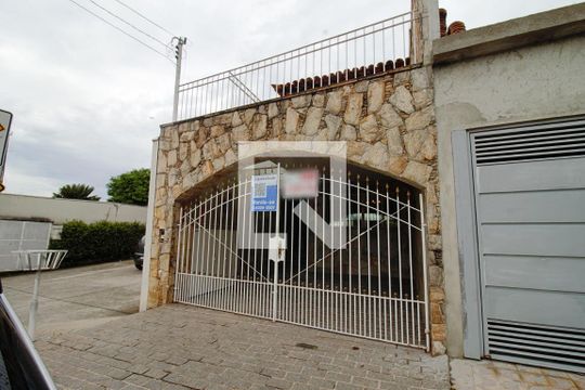 Fachada de casa à venda com 5 quartos, 200m² em Vila Morse, São Paulo