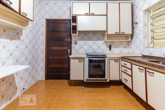 Cozinha de casa à venda com 4 quartos, 150m² em Jardim Ernestina, São Paulo