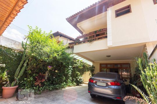 Garagem de casa à venda com 4 quartos, 250m² em Lar São Paulo, São Paulo
