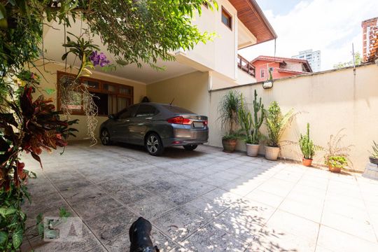 Garagem de casa à venda com 4 quartos, 250m² em Lar São Paulo, São Paulo
